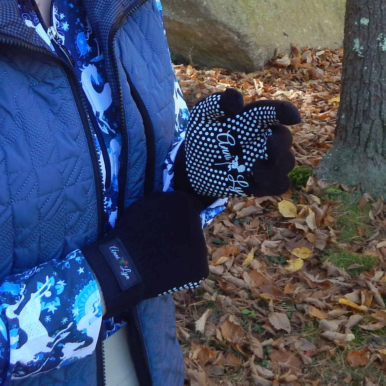 Anni Lyn Sportswear Winter Knit Gloves with Silicone Grip - Lifestyle4